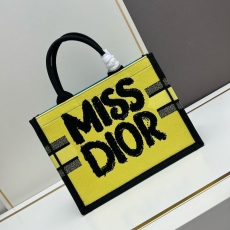 Christian Dior Shopping Bags